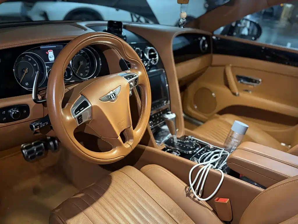 Bentley Flying Spur — миниатюра 8