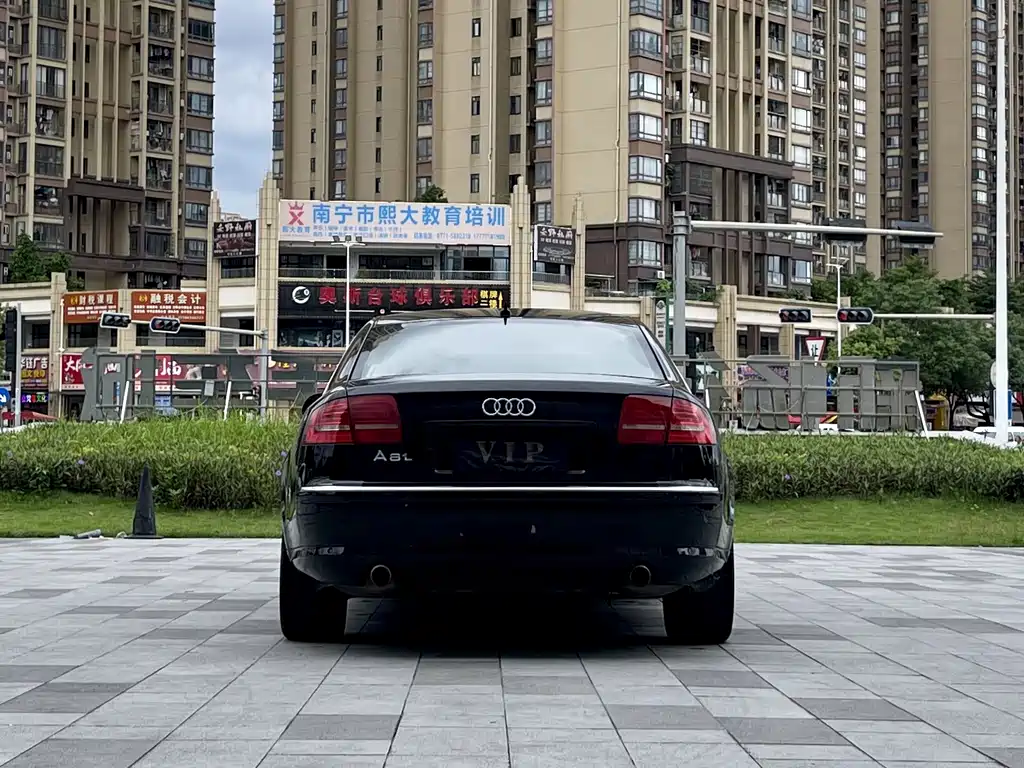 Audi A8 — миниатюра 6