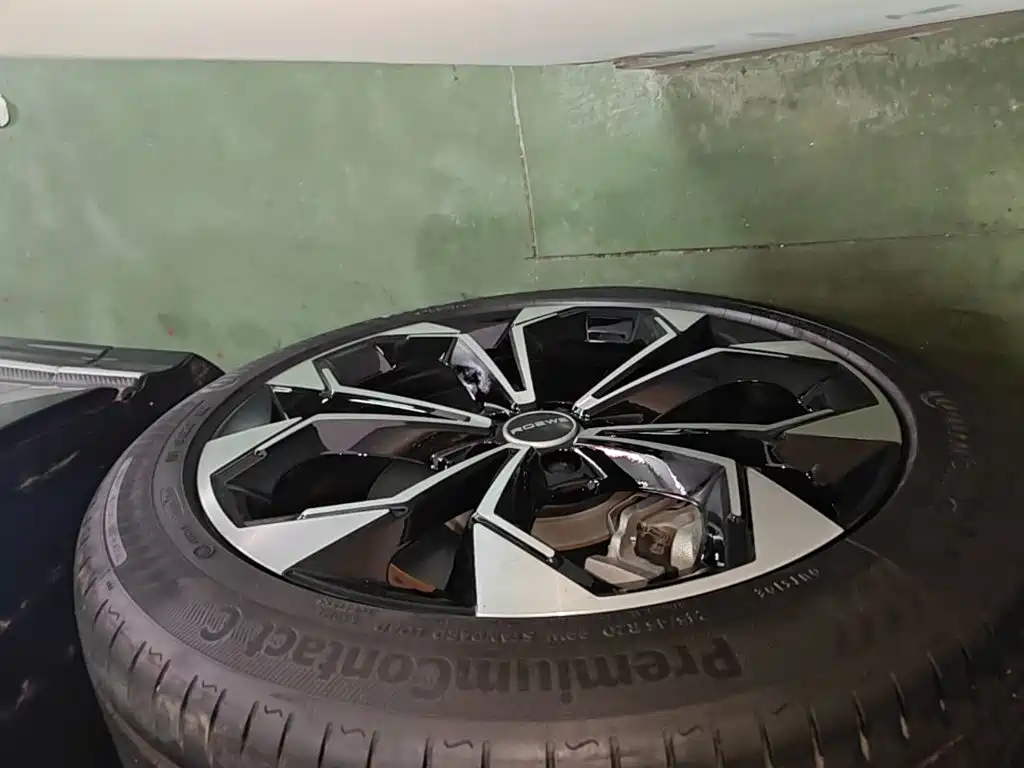 Roewe RX5 New Energy — миниатюра 23