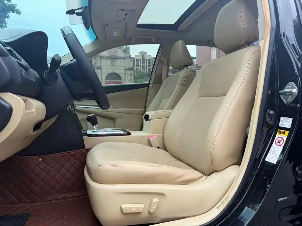 Toyota Camry — миниатюра 9