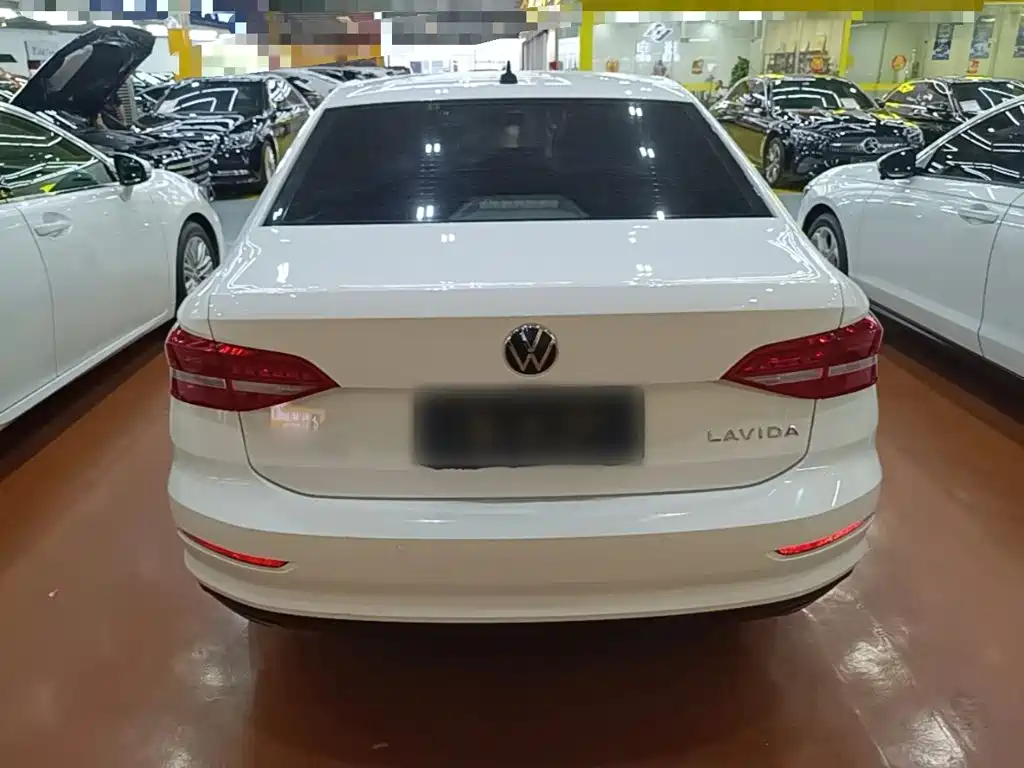 Volkswagen Lavida — миниатюра 6