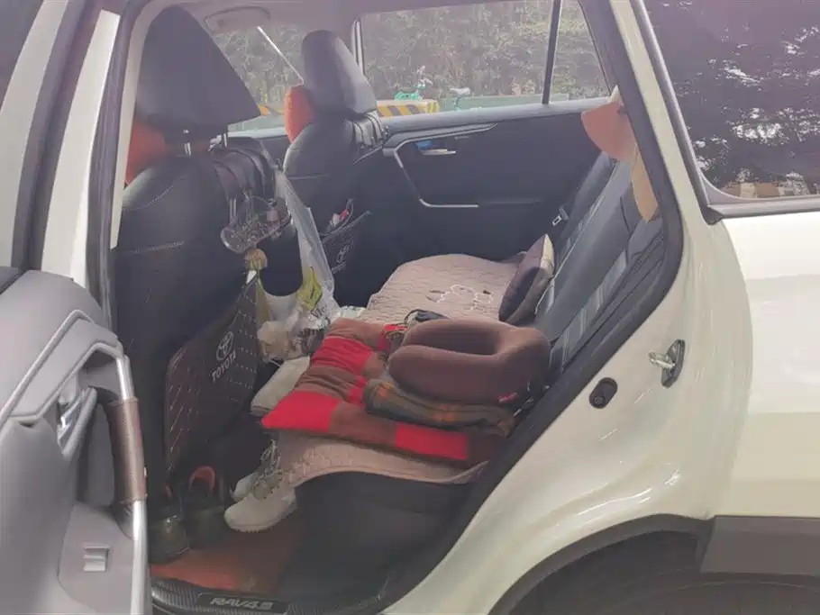 TOYOTA RAV4 RONGFANG