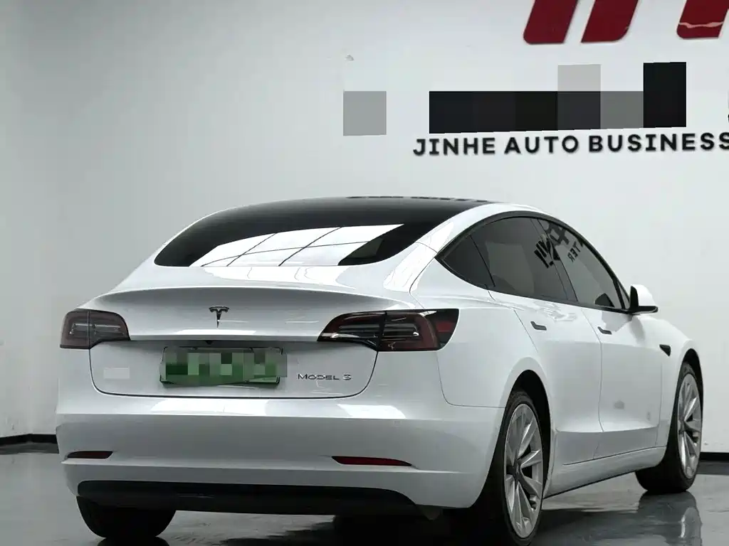 Tesla Model 3 — миниатюра 8