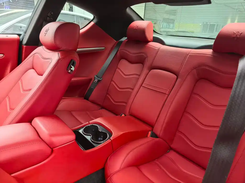 Maserati GranTurismo — миниатюра 7
