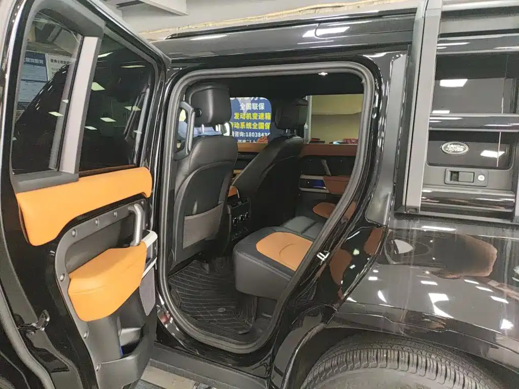 Land Rover Defender — миниатюра 7