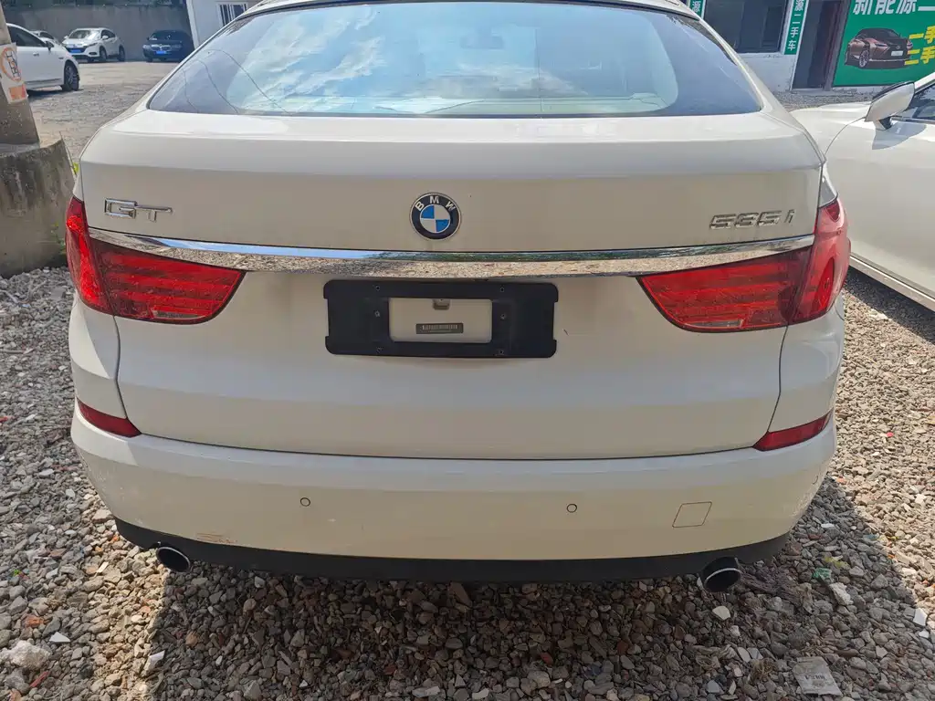 BMW 5 Series GT — миниатюра 5