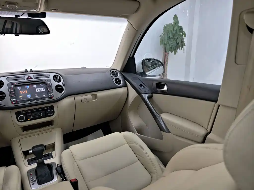 Volkswagen Tiguan — миниатюра 14