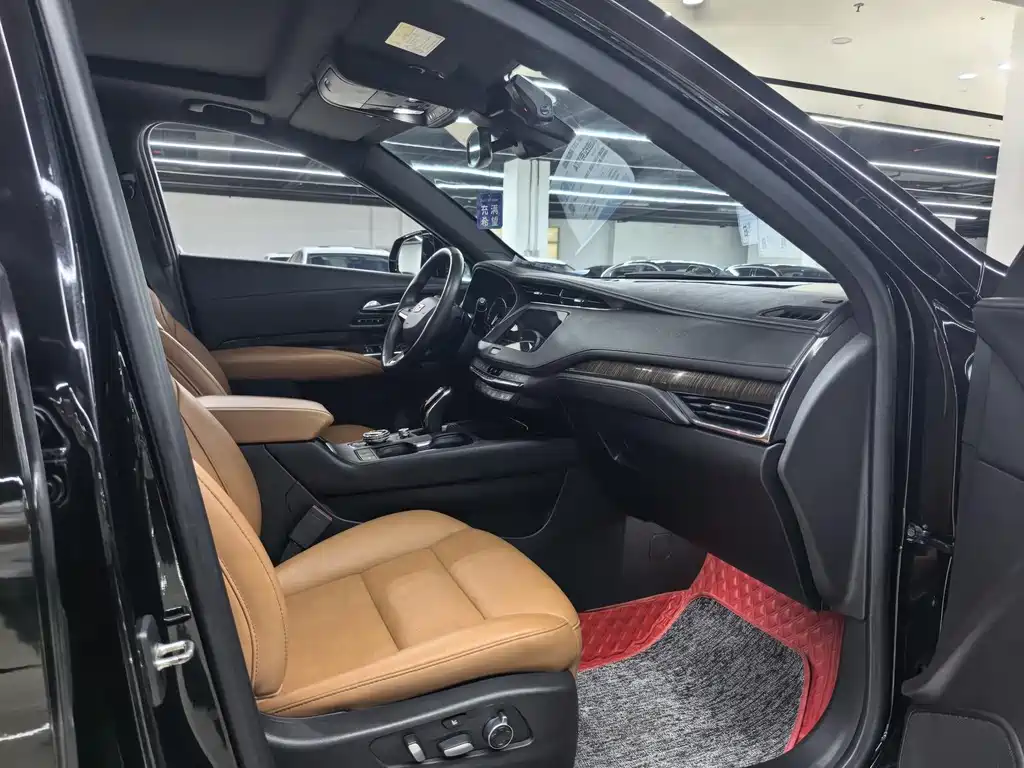 Cadillac XT4 — миниатюра 8