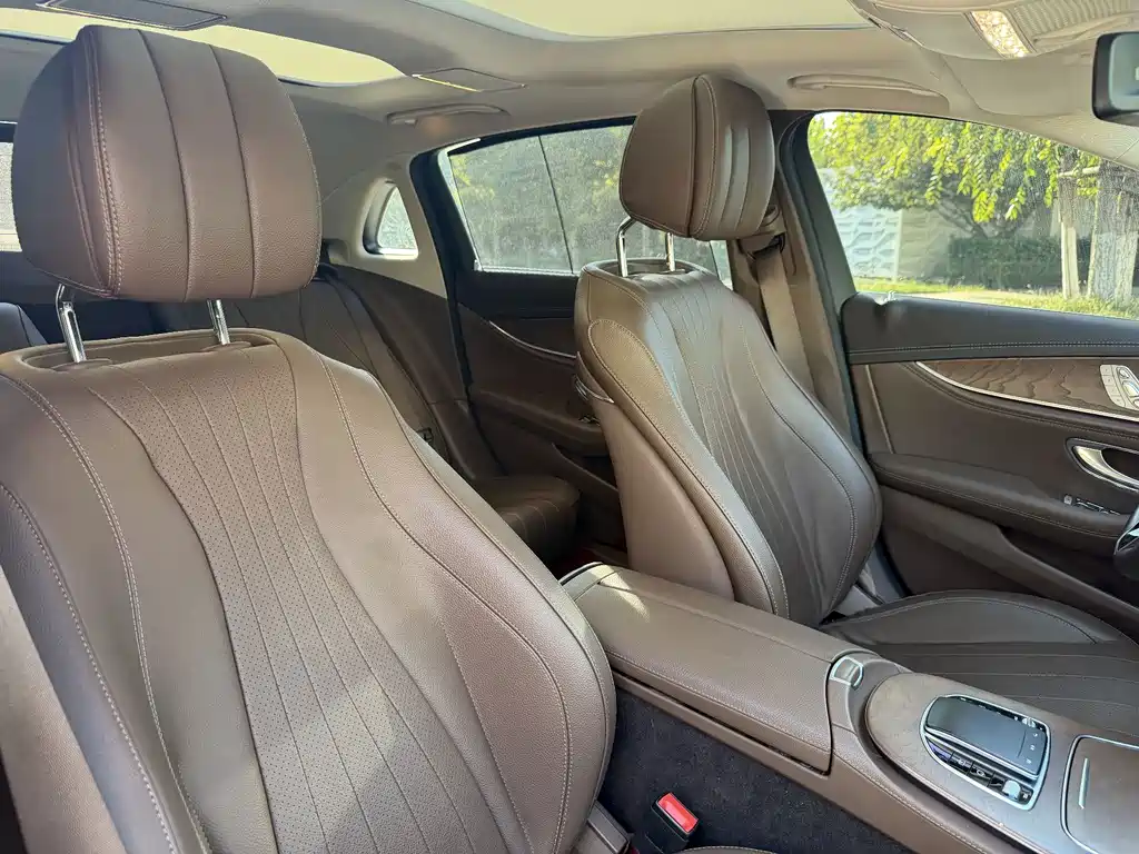 Mercedes-Benz E-Class — миниатюра 15