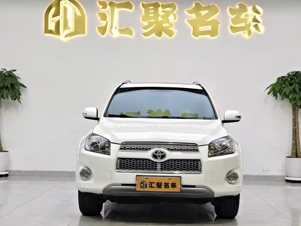 Toyota RAV4 — миниатюра 2