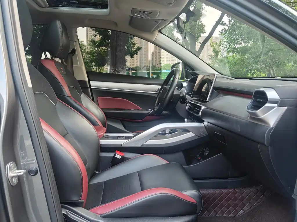 Geely Binyue — миниатюра 12