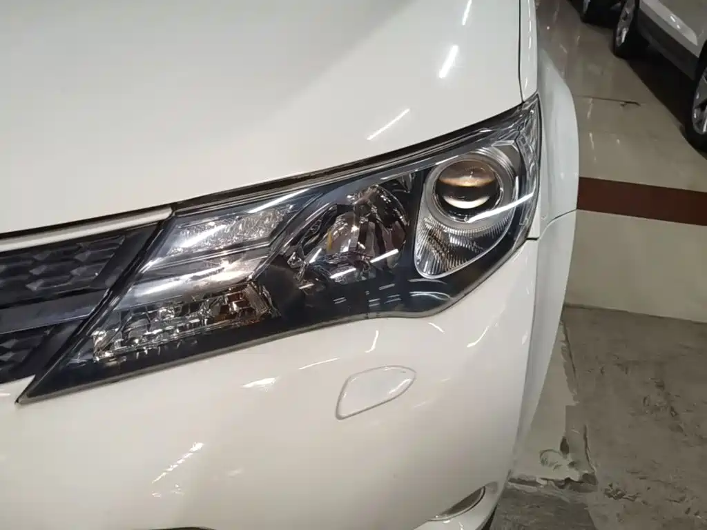 Toyota RAV4 — миниатюра 24