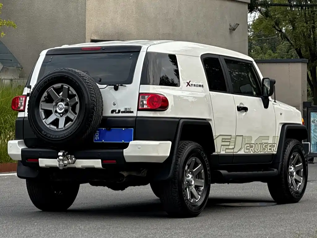 Toyota FJ Cruiser — миниатюра 12