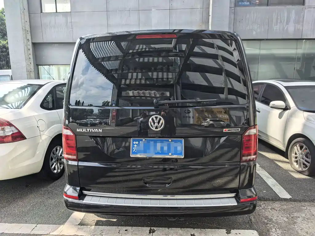 Volkswagen Multivan — миниатюра 10
