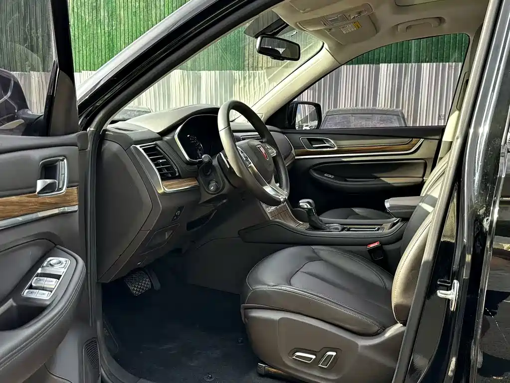 Roewe RX8 — миниатюра 8