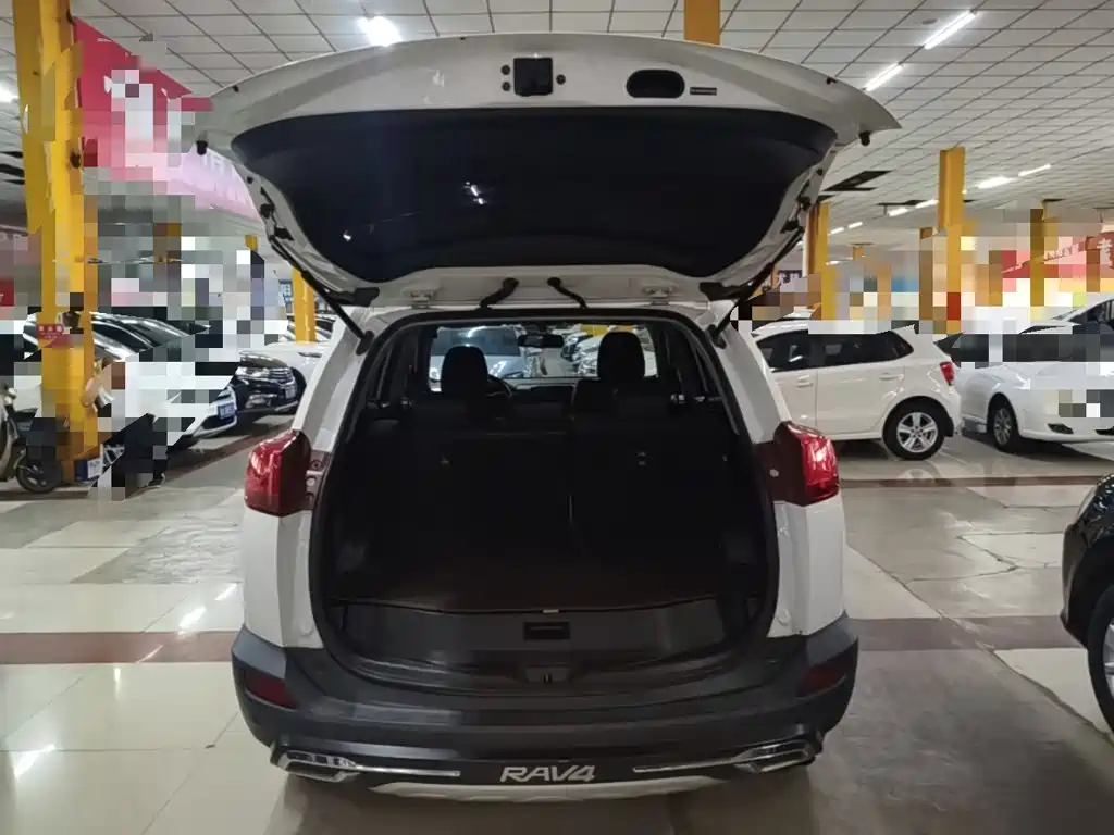 Toyota RAV4 — миниатюра 19