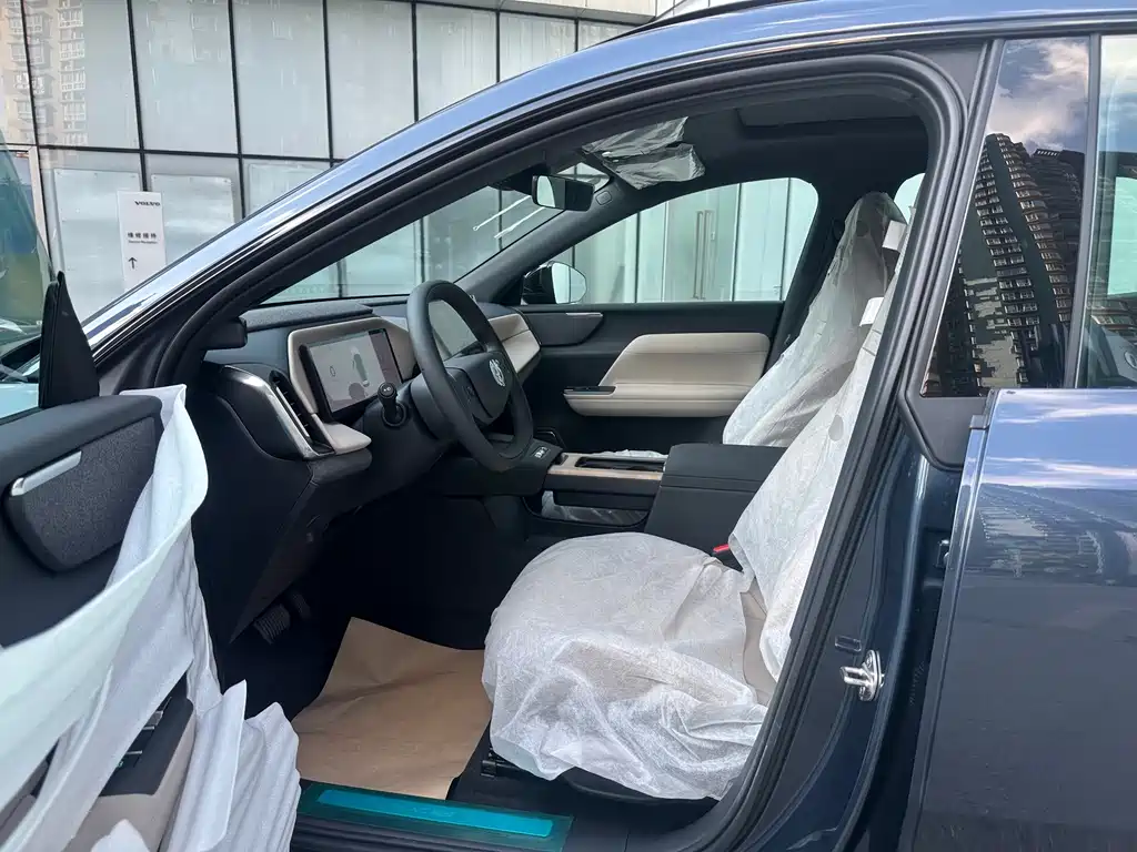 Volvo XC70 PHEV — миниатюра 8