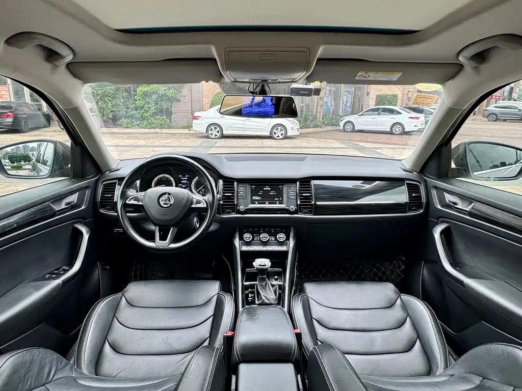 Skoda Kodiaq 2017 TSI330 7 мест Luxury