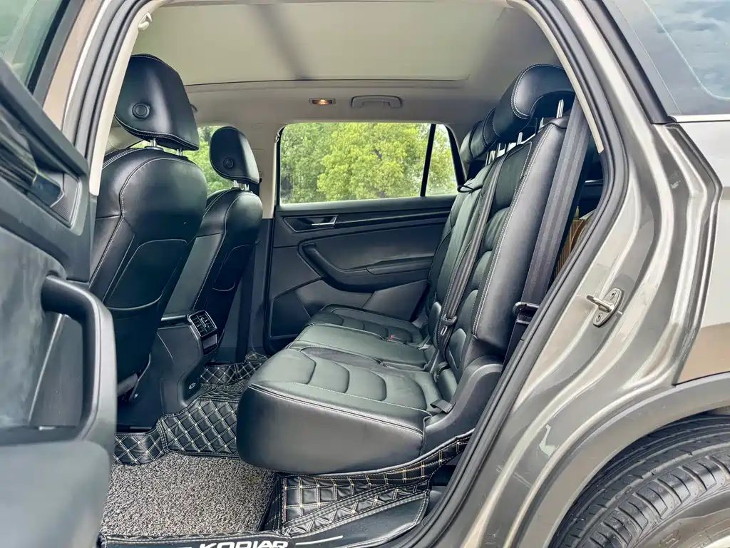 Skoda Kodiaq 2017 TSI330 7 мест Luxury