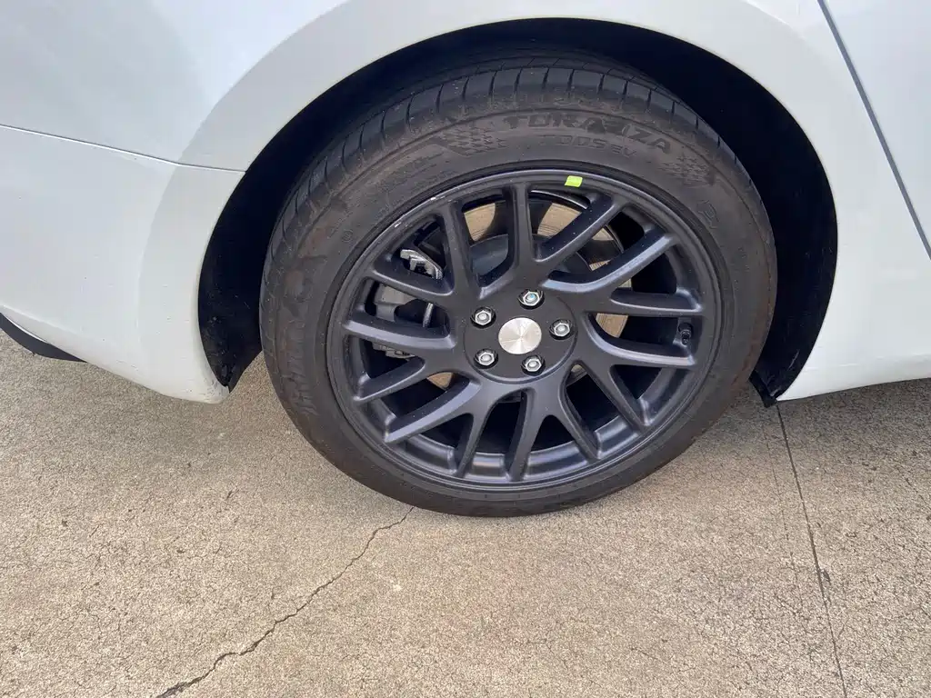 Tesla Model 3 — миниатюра 16