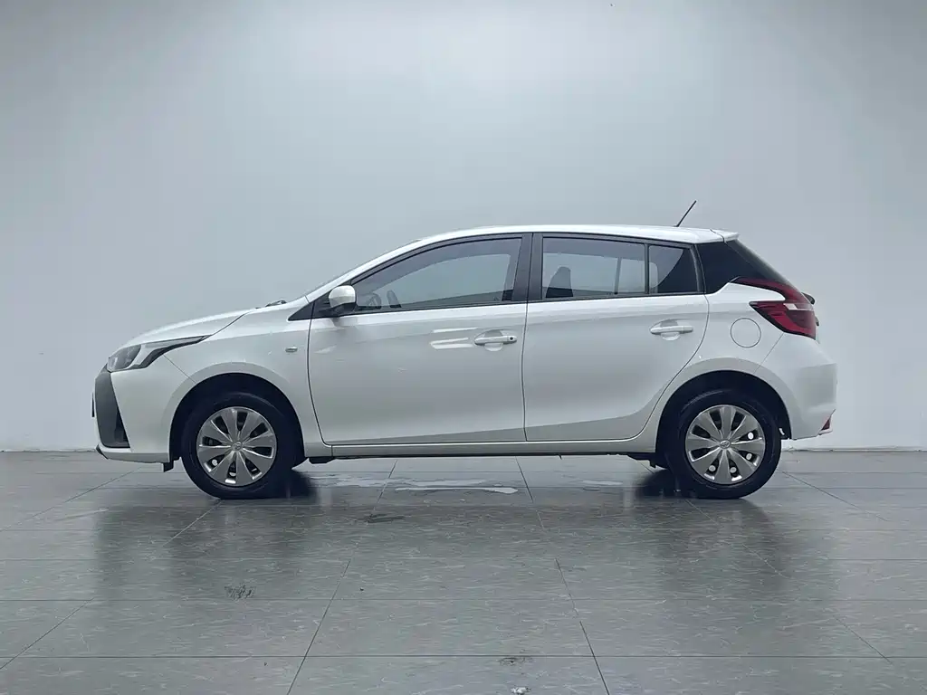 Toyota Yaris L — миниатюра 8
