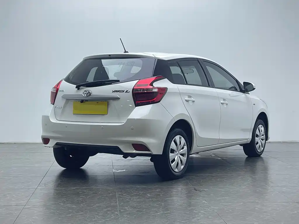 Toyota Yaris L — миниатюра 4