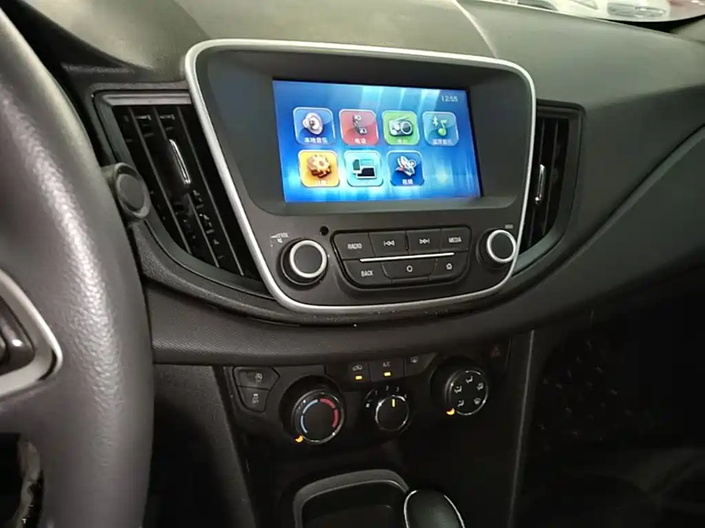 Chevrolet Cavalier — миниатюра 13