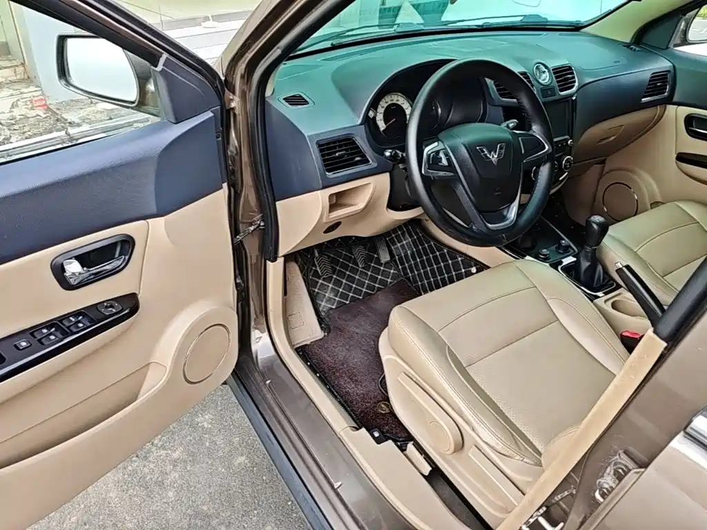 Wuling Hongguang — миниатюра 16