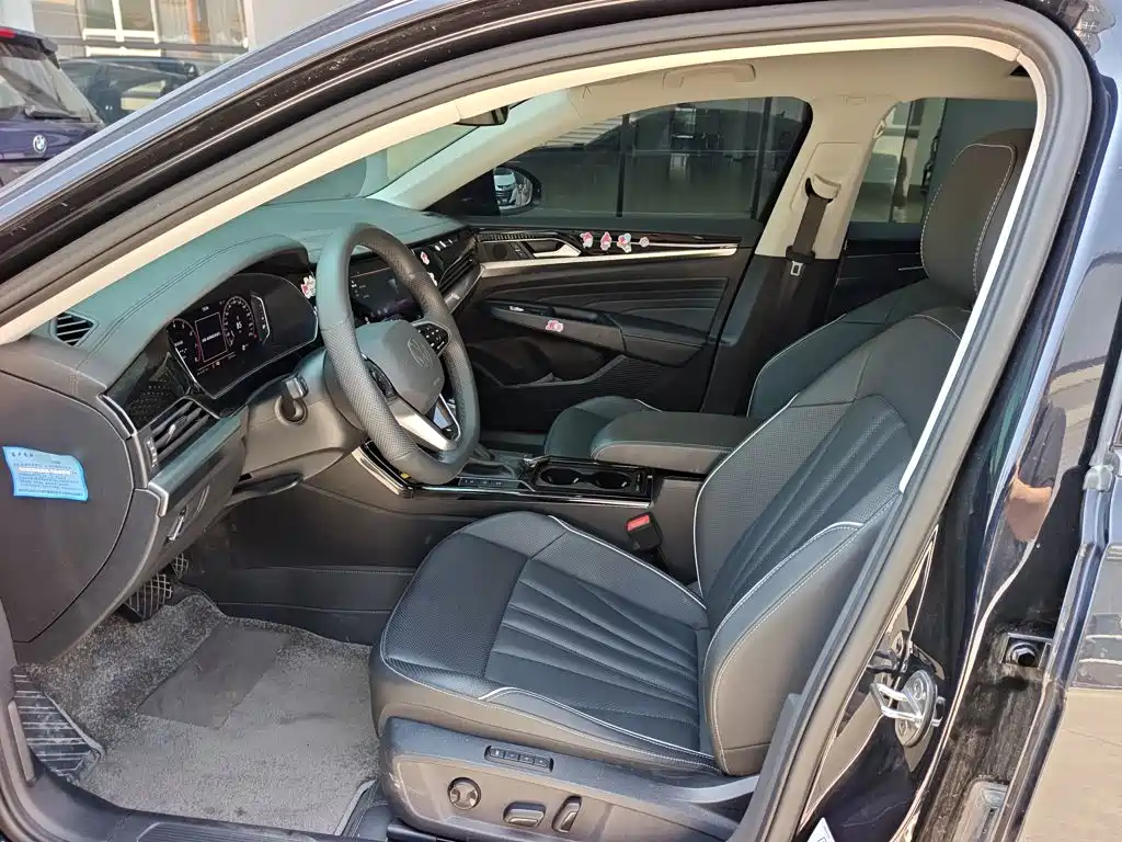 Volkswagen Passat — миниатюра 8