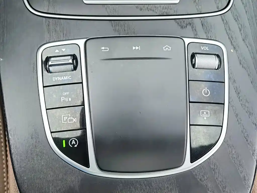 Mercedes-Benz E-Class — миниатюра 28