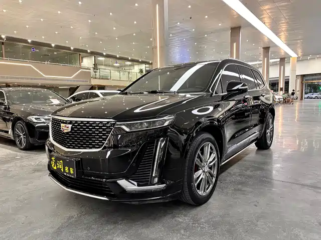 CADILLAC XT6