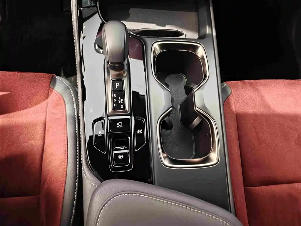 Lexus NX — миниатюра 27