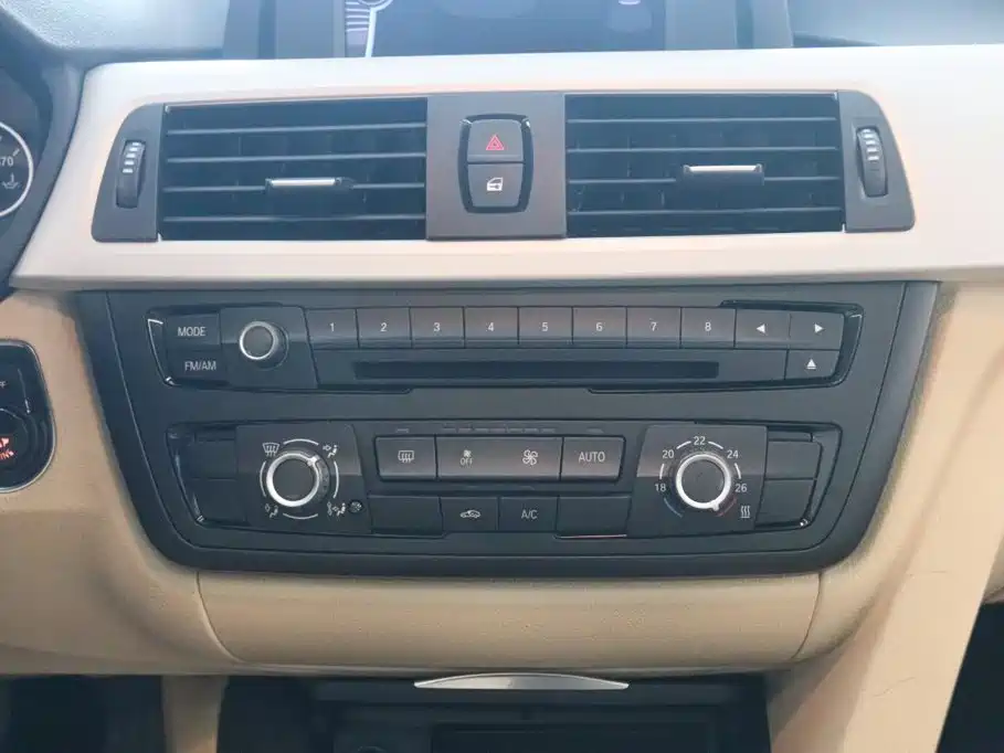 BMW 3 Series — миниатюра 8