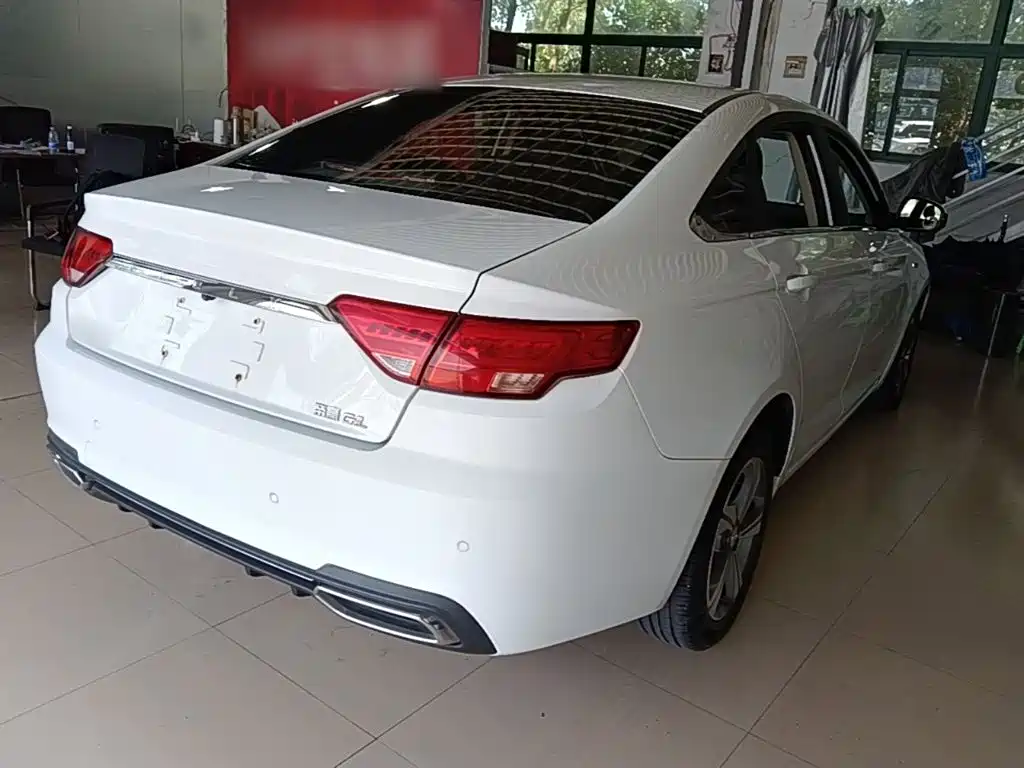 Geely Emgrand GL — миниатюра 7