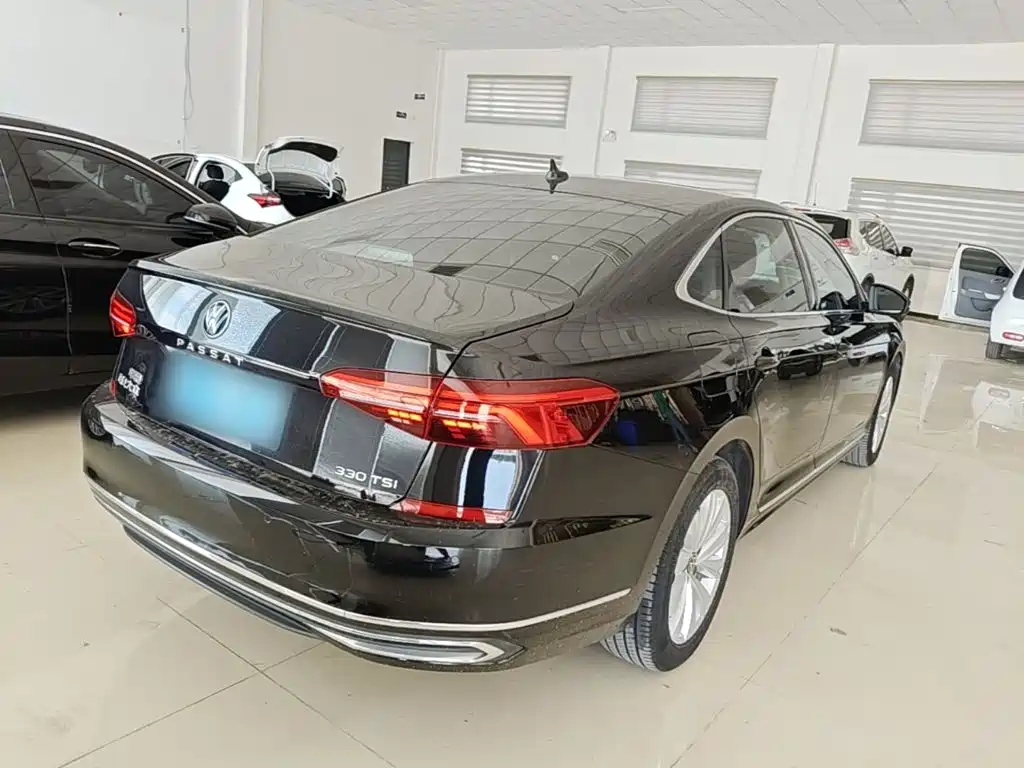 Volkswagen Passat — миниатюра 7