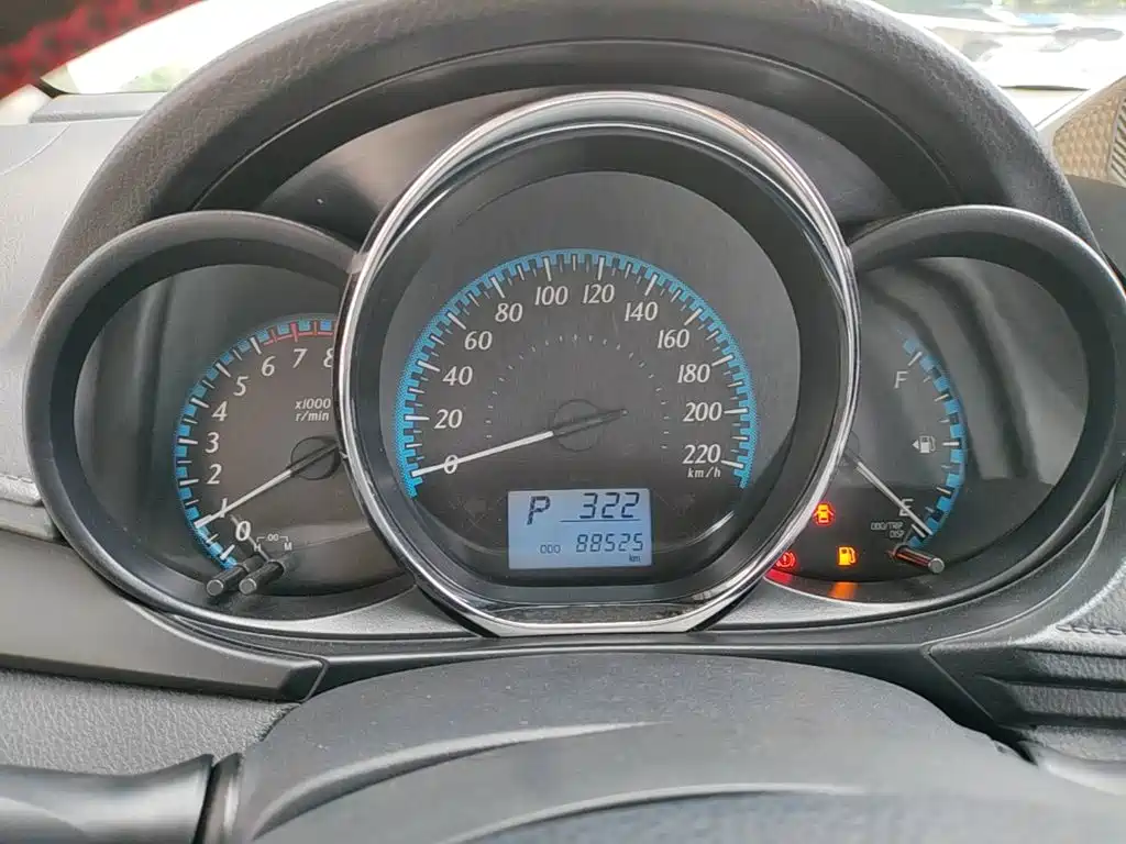 Toyota Yaris L — миниатюра 12