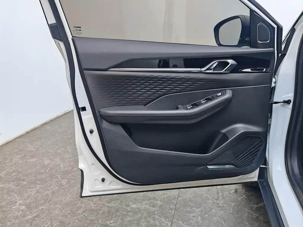 Geely Binyue — миниатюра 19