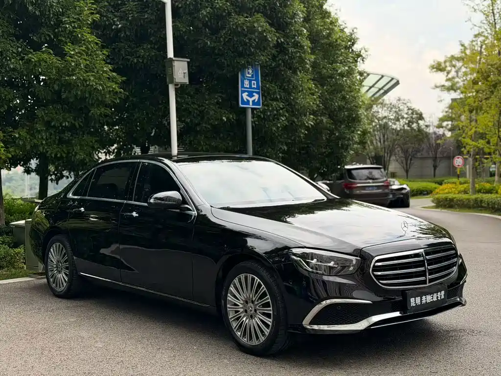 Mercedes-Benz E-Class — миниатюра 3
