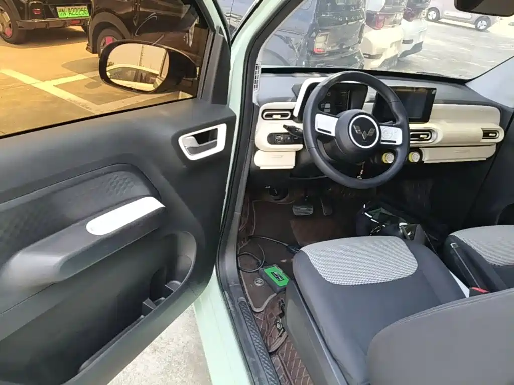 Wuling MINIEV — миниатюра 16