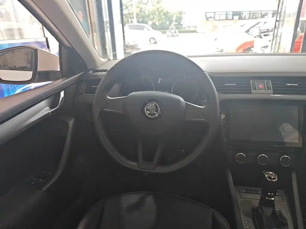 Skoda Octavia — миниатюра 11