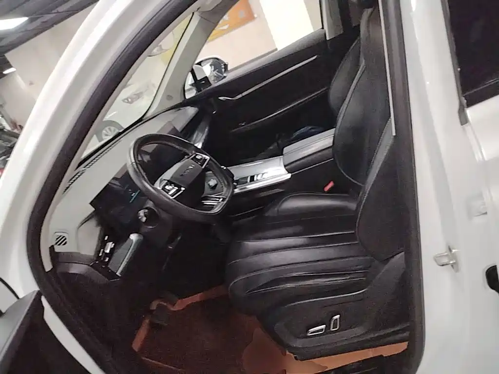 Roewe RX5 MAX — миниатюра 15
