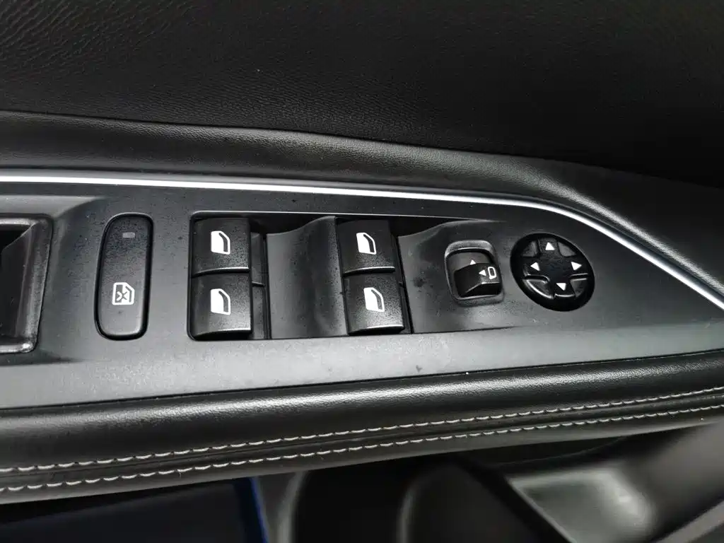 Peugeot 5008 — миниатюра 9