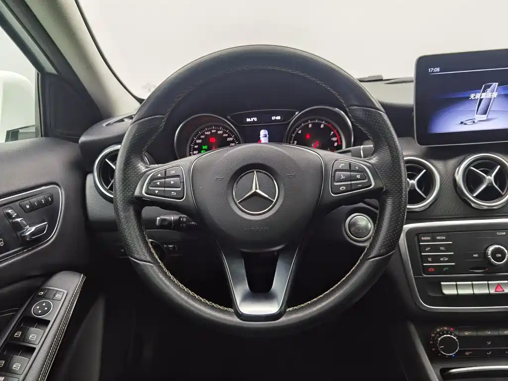 Mercedes-Benz GLA — миниатюра 11