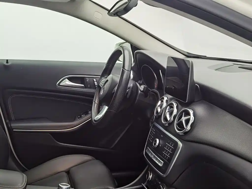 Mercedes-Benz GLA — миниатюра 22