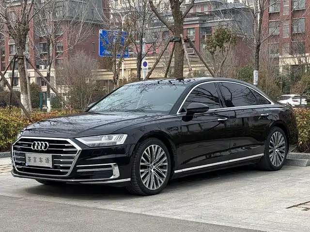AUDI A8