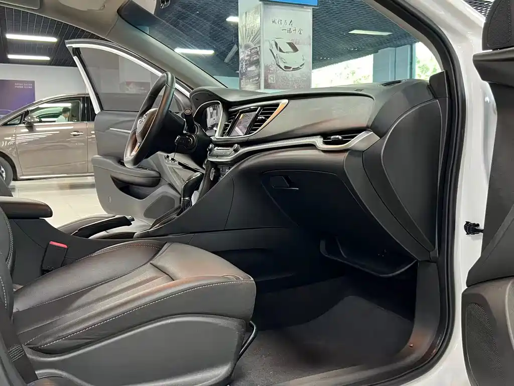 Buick Excelle — миниатюра 13