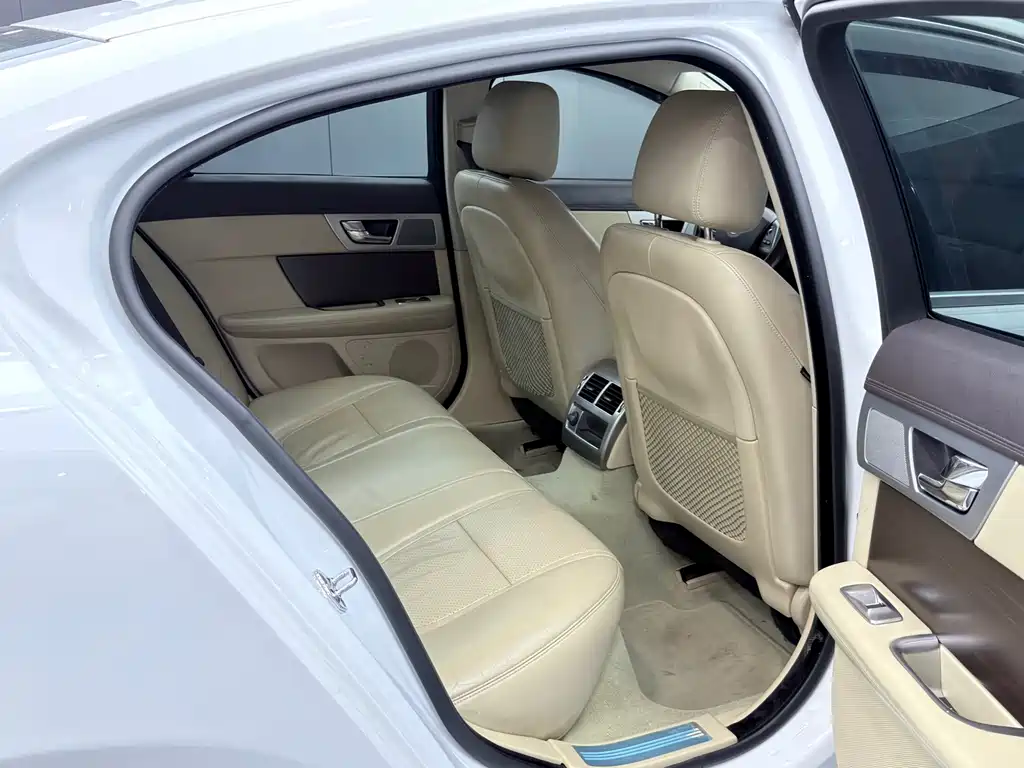 Jaguar XF — миниатюра 21