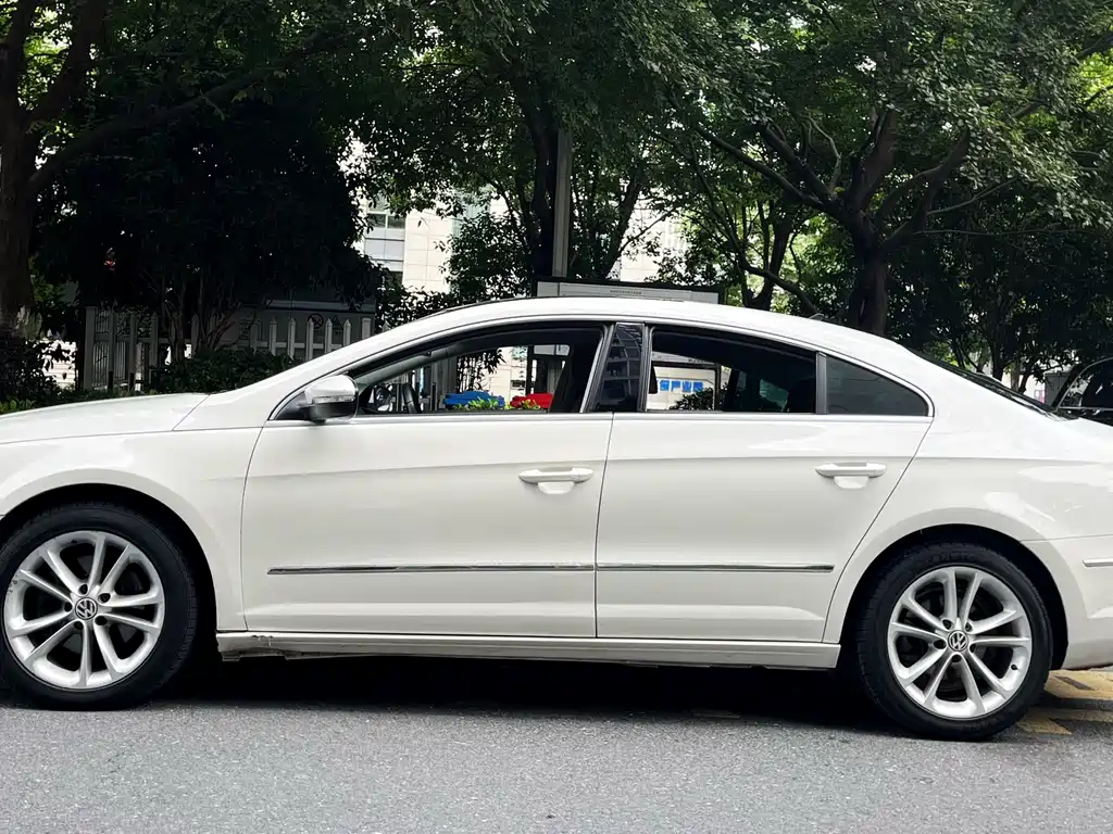 Volkswagen FAW - Passat CC CC 2013 1.8TSI Luxury