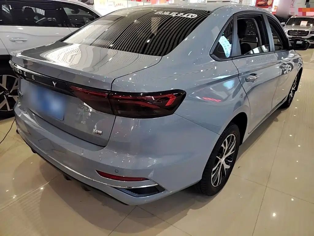 Geely Emgrand — миниатюра 7