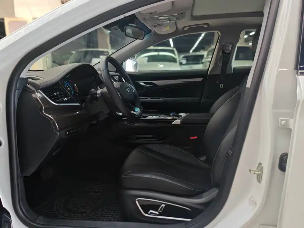 Geely Borui Hybrid — миниатюра 7